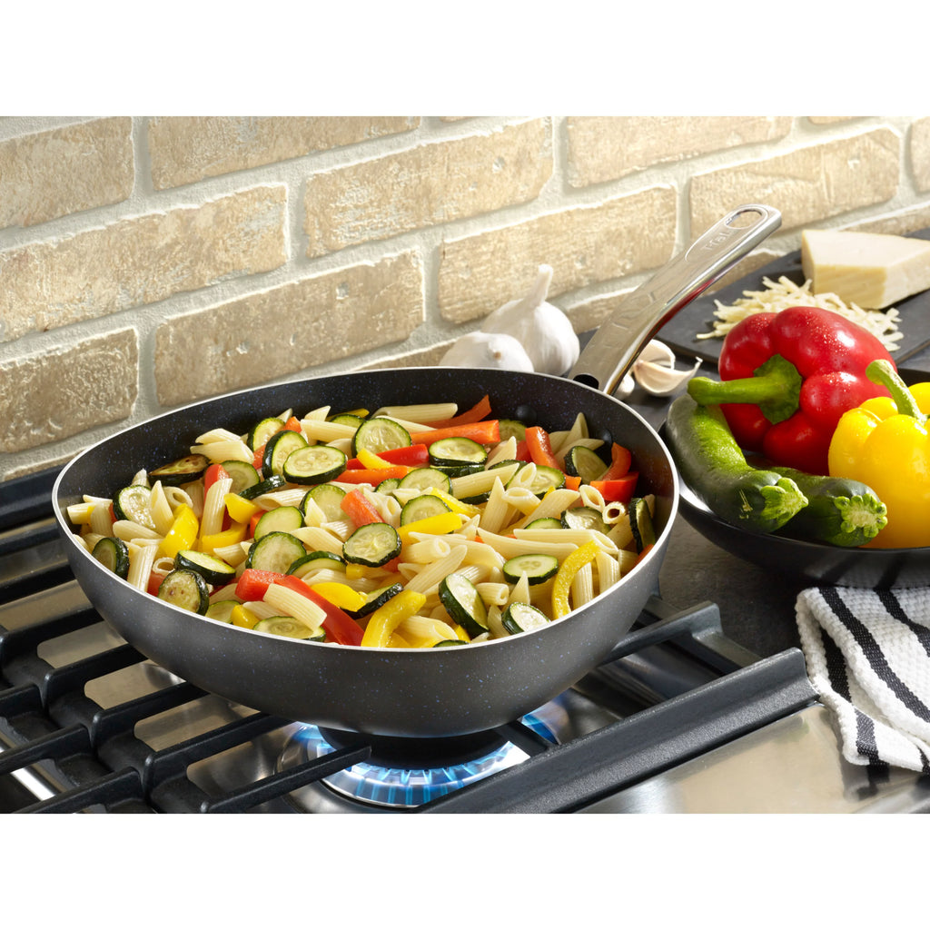4 Quart Triangle Easy Pour Pan A37476