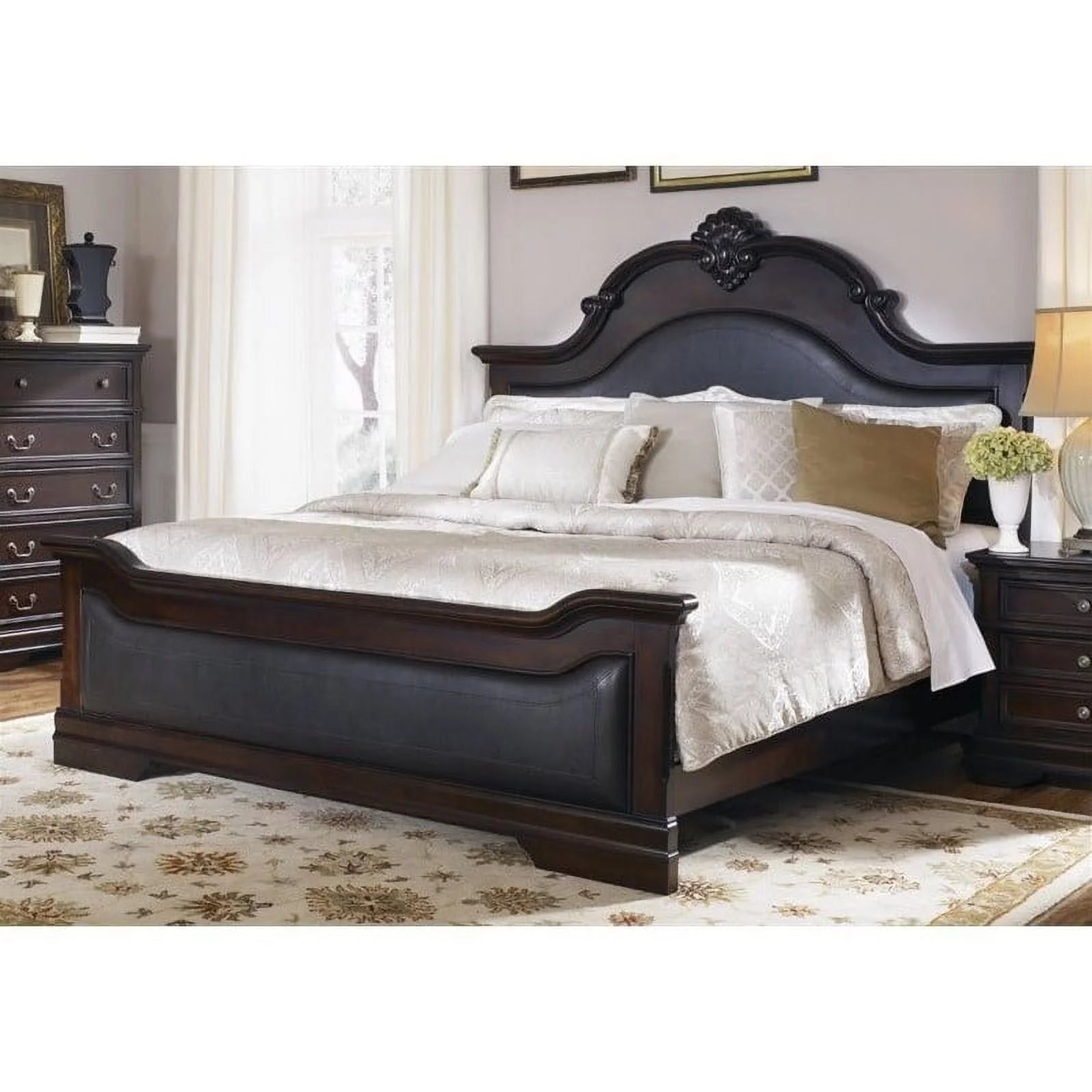 Queen Upholstered Bed in Cappuccino A7504