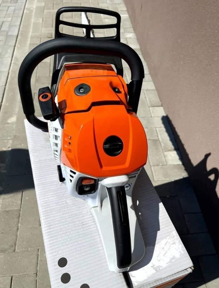 63 cm chainsaw D51718