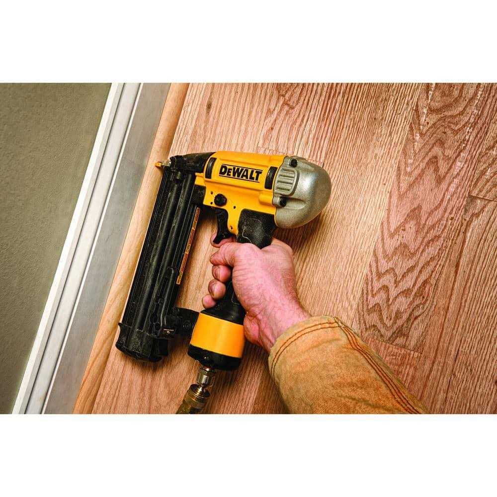 Nailer and Compressor Combo Kit C4109