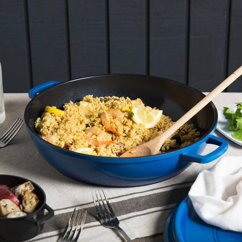 4.5 Quart Blue Cast Aluminum Braiser Pan U4416