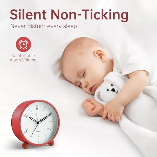 Green Analog Alarm Clock with Night Light E592442