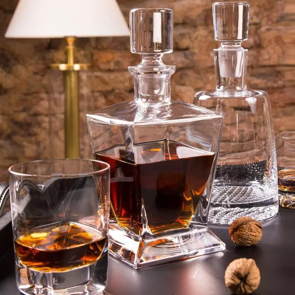 Whiskey Decanter Carafe with Stopper 25.4 oz B3265