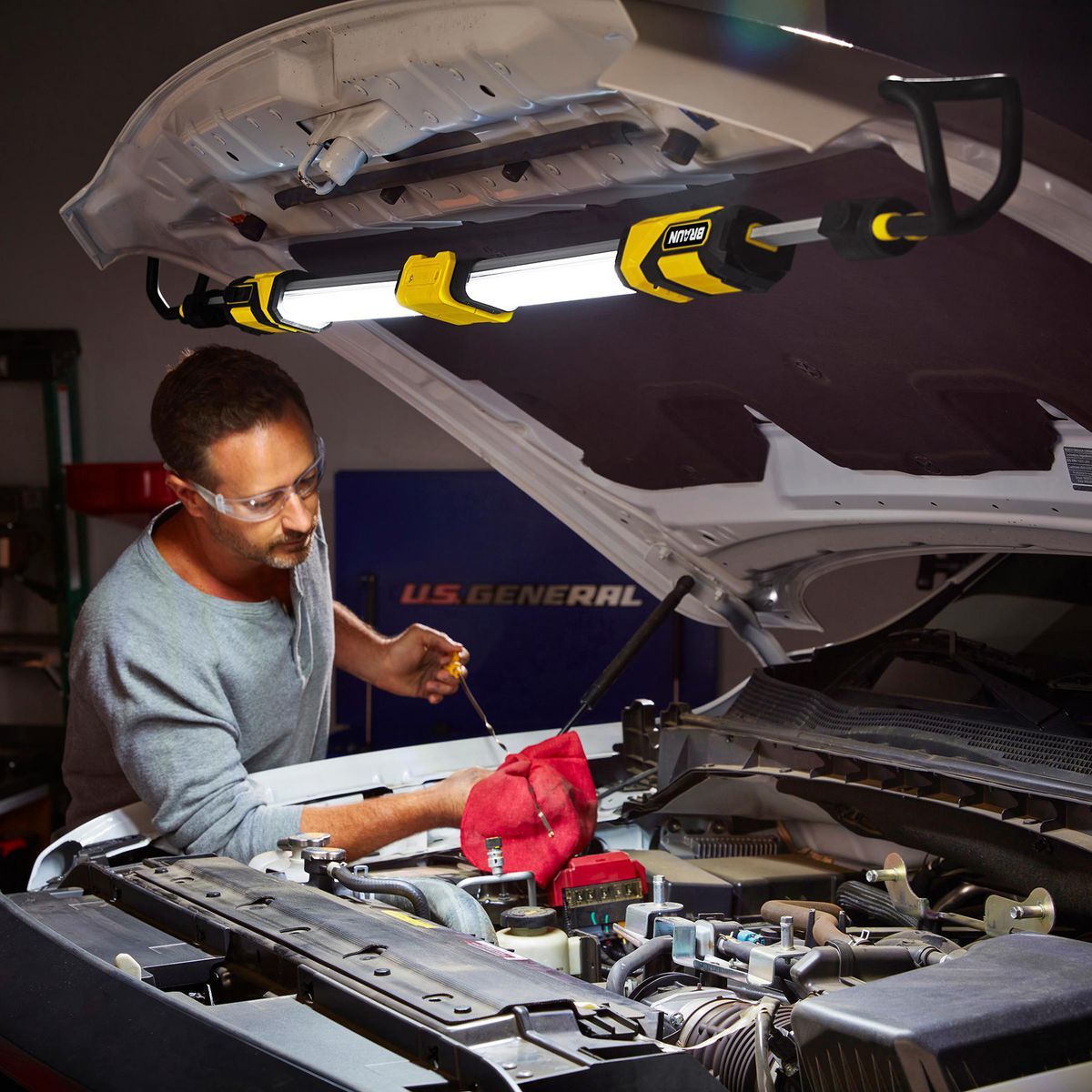 2000 Lumen Foldable Underhood Light C4886