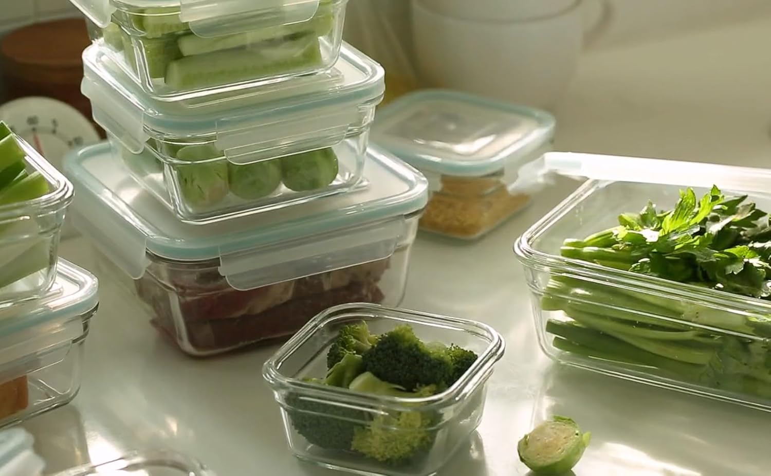 28-Piece Oven, Freezer and Microwave-Safe Stackable Glass Food Storage Container Set with Latching Lids O712
