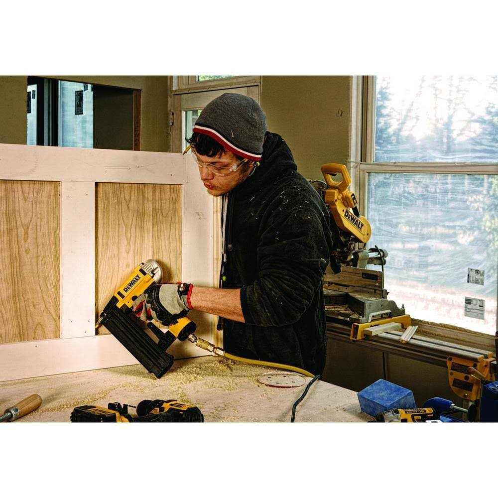 Nailer and Compressor Combo Kit C4109