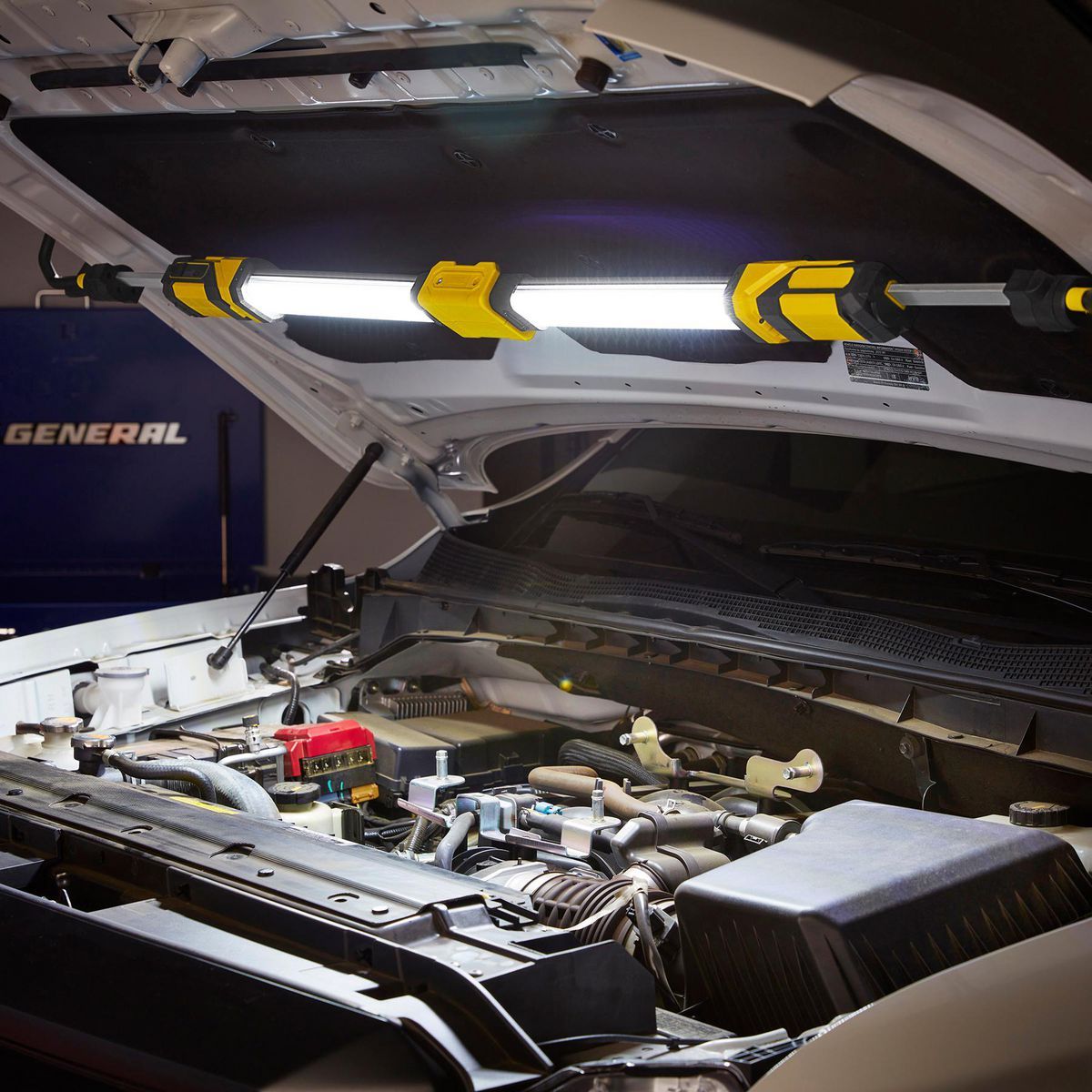 2000 Lumen Foldable Underhood Light C4886